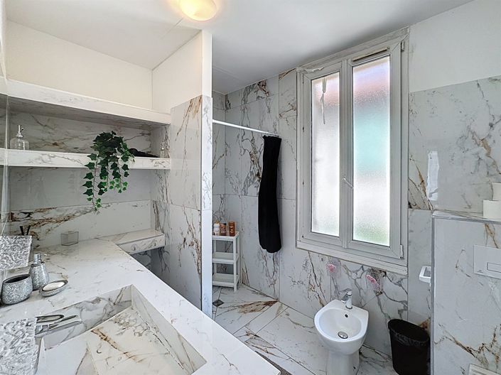 Image No.17-3 Bed House for sale