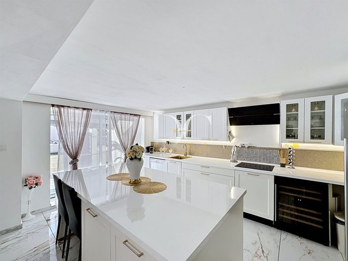Image No.7-3 Bed House for sale