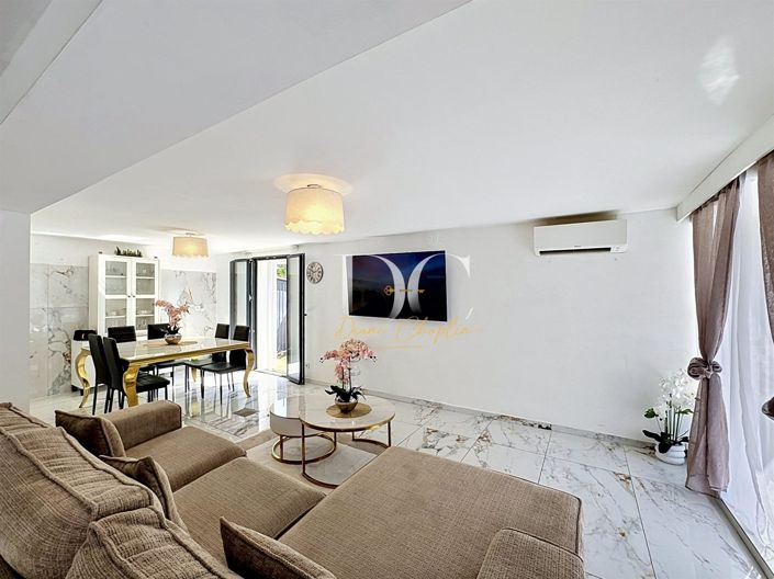 Image No.8-3 Bed House for sale