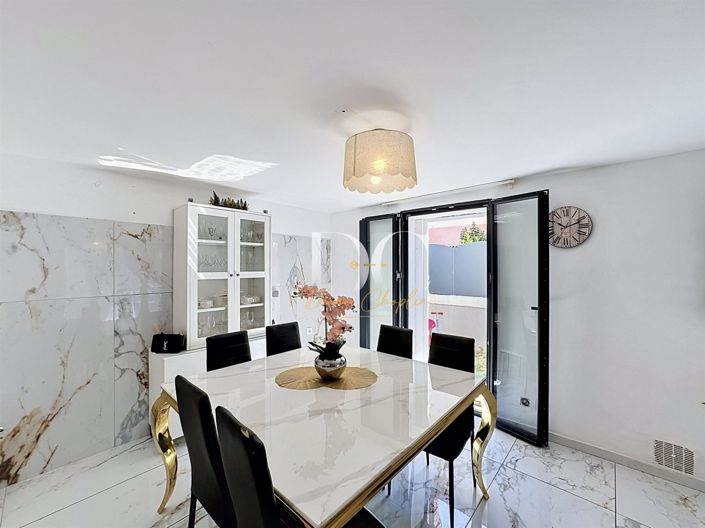 Image No.9-3 Bed House for sale
