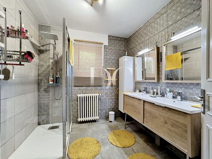 Image No.10-5 Bed House for sale