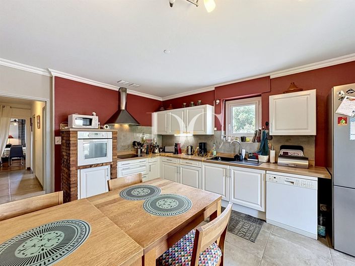 Image No.4-5 Bed House for sale