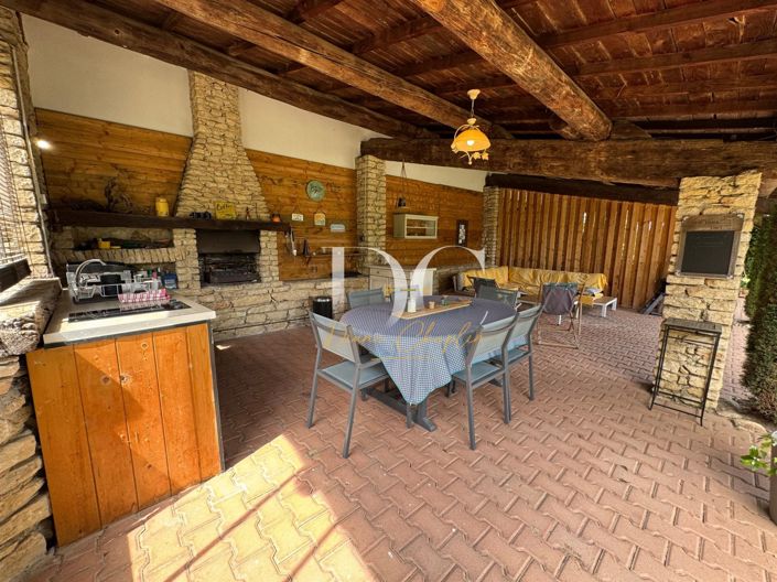 Image No.6-5 Bed House for sale