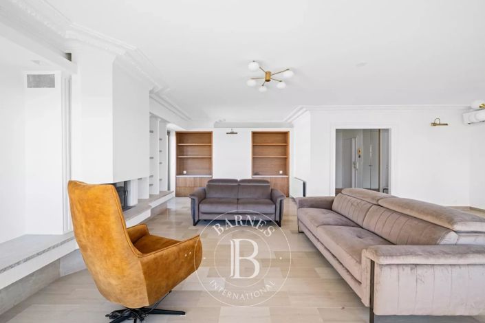 Image No.10-3 Bed Apartment for sale