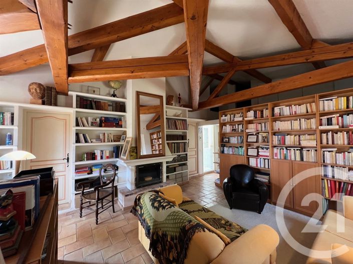 Image No.16-7 Bed House for sale