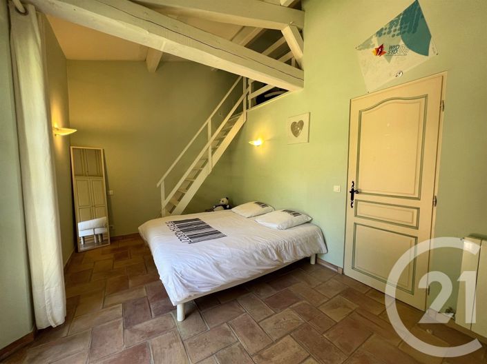 Image No.20-7 Bed House for sale
