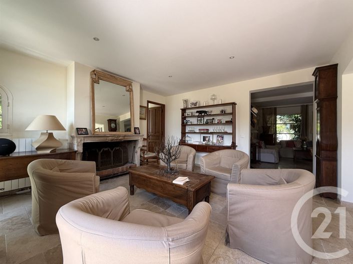 Image No.7-7 Bed House for sale