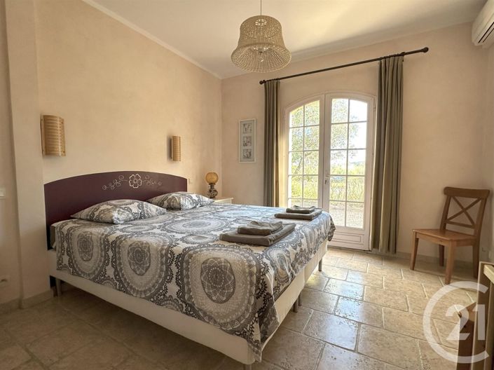 Image No.18-5 Bed House for sale