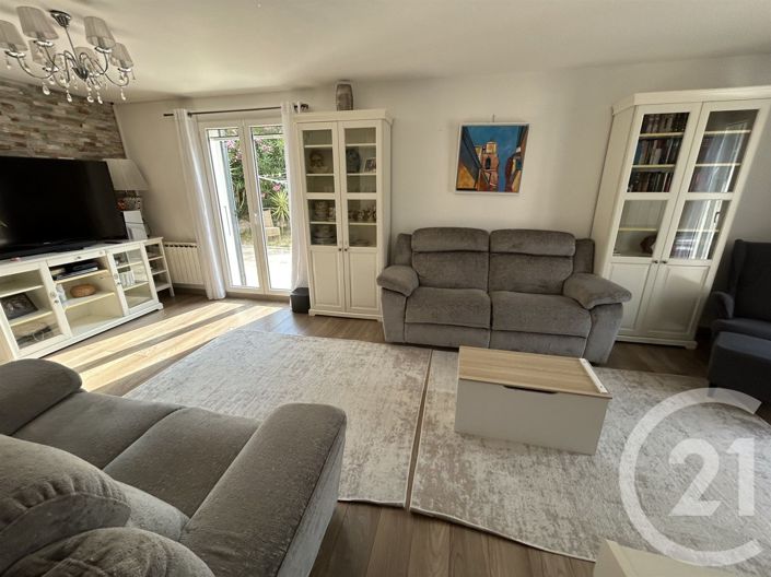 Image No.2-4 Bed House for sale
