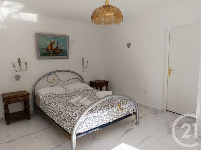 Image No.10-3 Bed House for sale