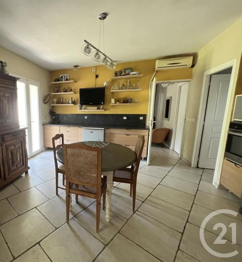 Image No.8-5 Bed House for sale