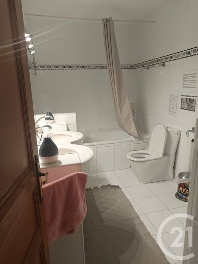 Image No.15-3 Bed House for sale