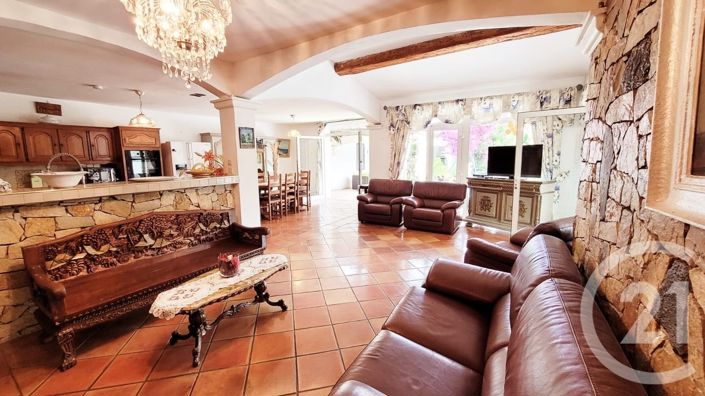 Image No.8-3 Bed House for sale