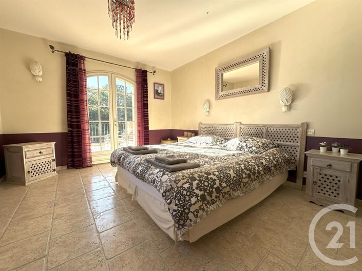 Image No.16-5 Bed House for sale