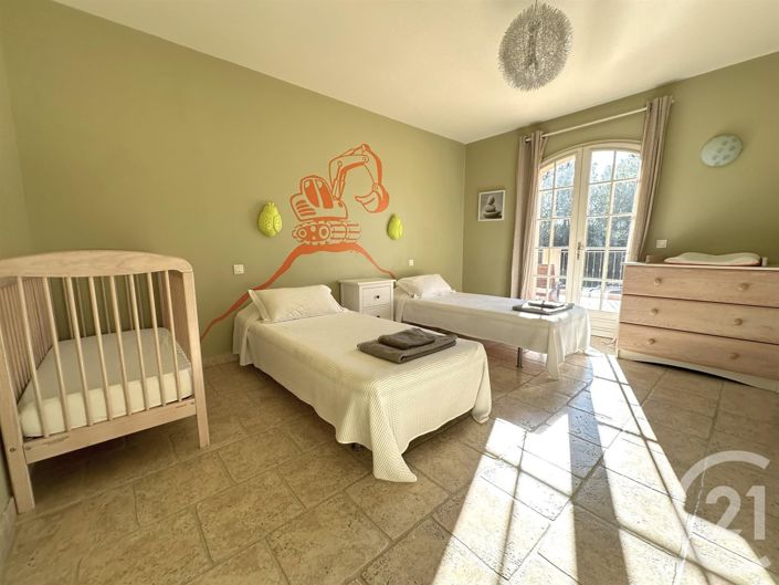 Image No.23-5 Bed House for sale