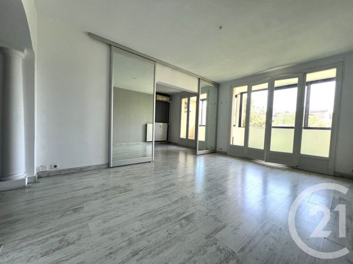 Image No.2-Appartement de 3 chambres à vendre à Cogolin