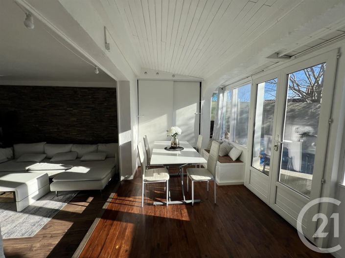 Image No.5-2 Bed House for sale