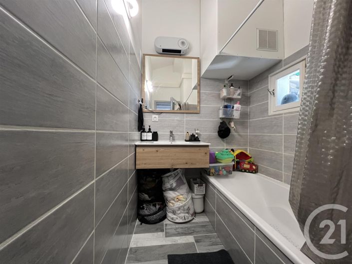 Image No.7-2 Bed House for sale