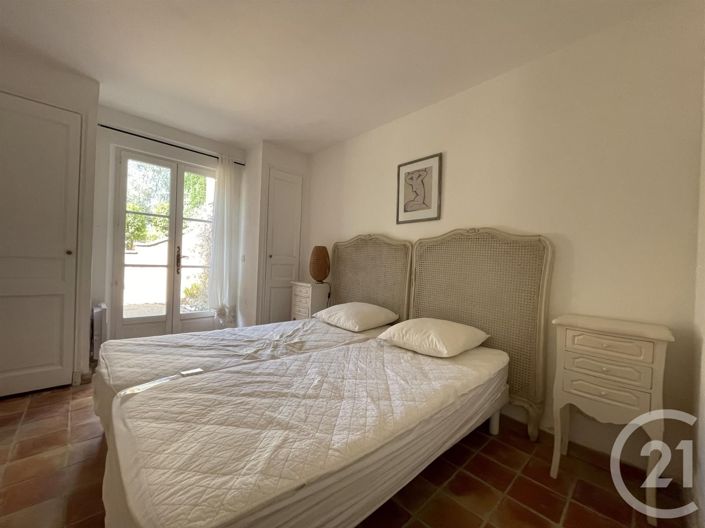 Image No.28-6 Bed House for sale