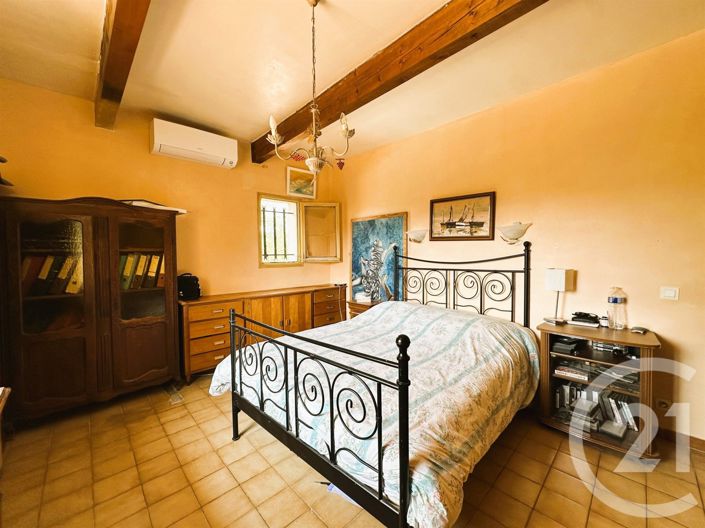Image No.16-8 Bed House for sale