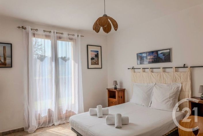 Image No.33-8 Bed House for sale