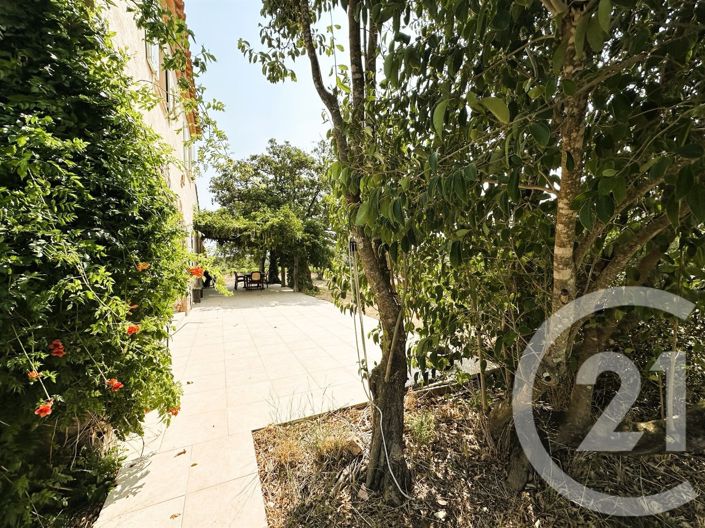 Image No.6-8 Bed House for sale