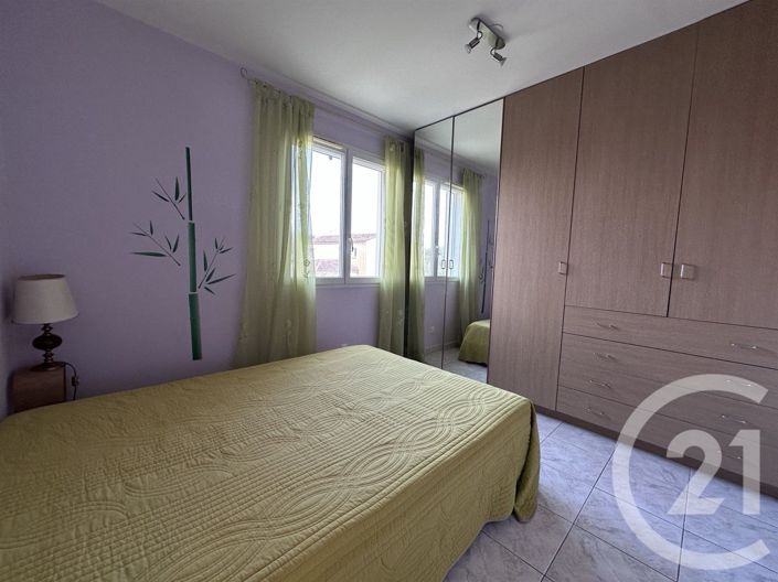 Image No.10-3 Bed House for sale