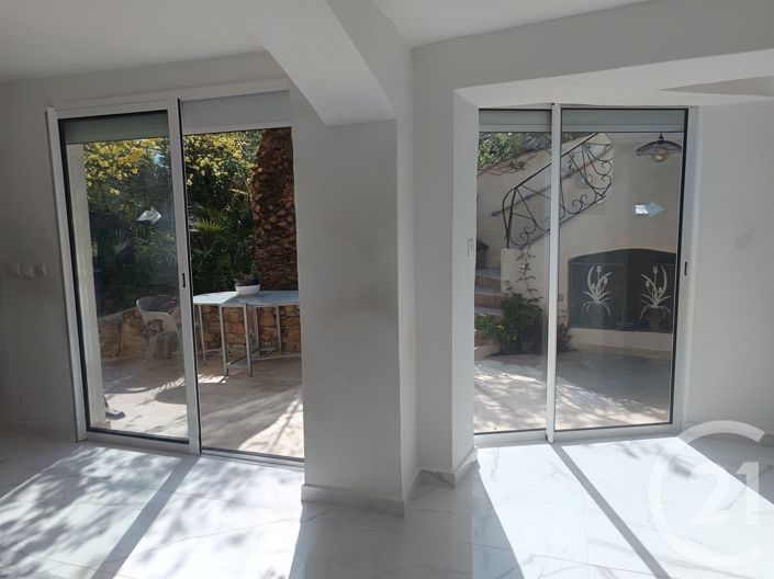 Image No.8-6 Bed House for sale