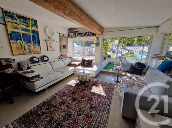 Image No.9-6 Bed House for sale