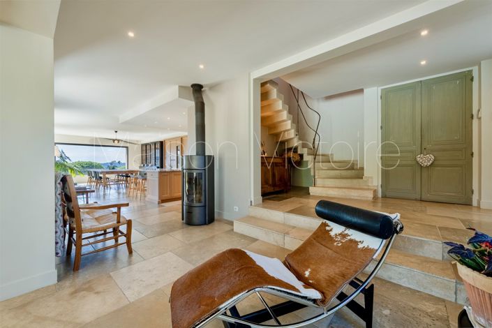 Image No.19-4 Bed House for sale