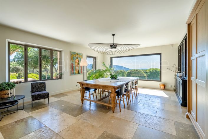 Image No.23-4 Bed House for sale
