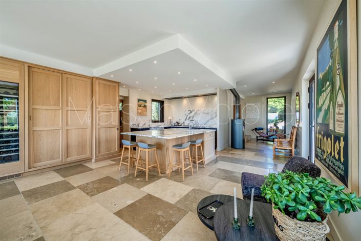 Image No.24-4 Bed House for sale