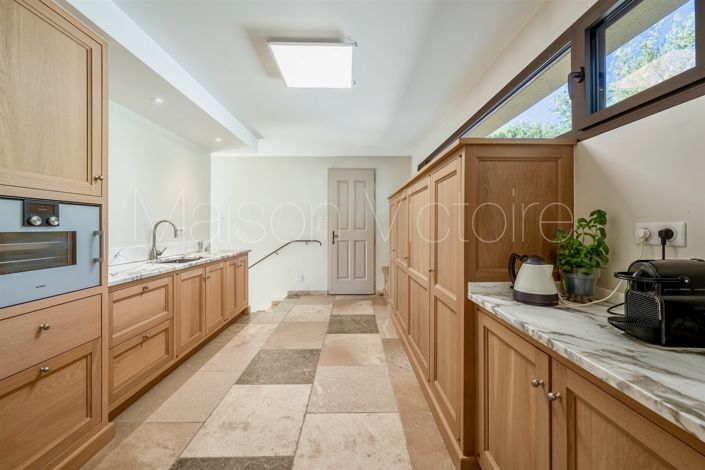 Image No.25-4 Bed House for sale