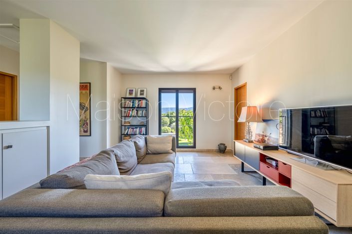 Image No.27-4 Bed House for sale