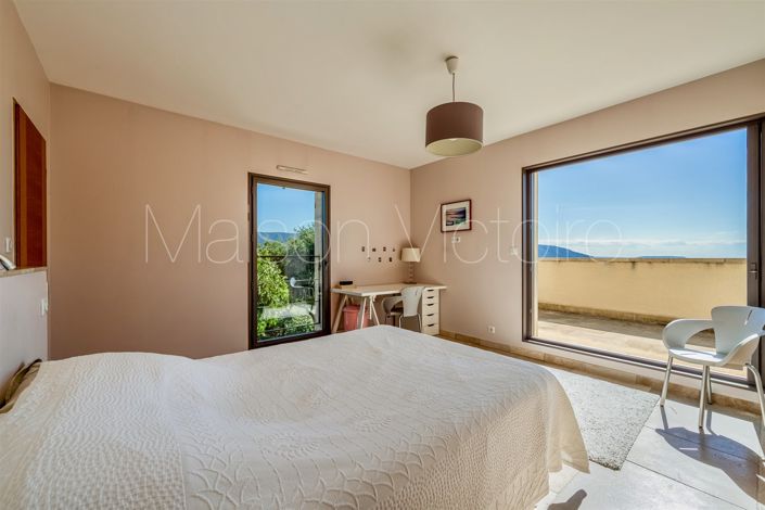 Image No.30-4 Bed House for sale