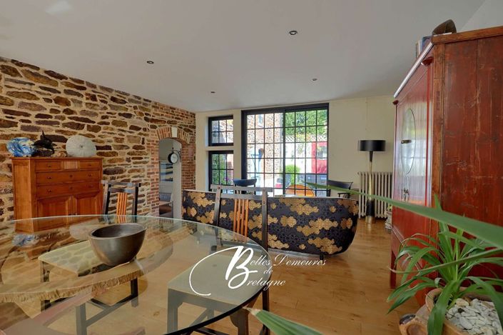 Image No.8-5 Bed House for sale