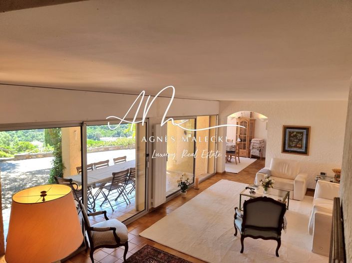 Image No.6-5 Bed House for sale