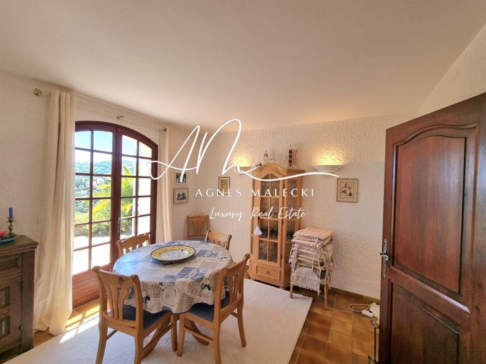Image No.8-5 Bed House for sale