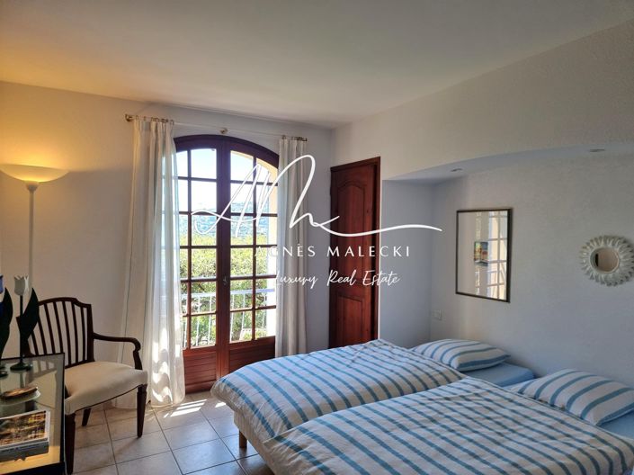 Image No.9-5 Bed House for sale