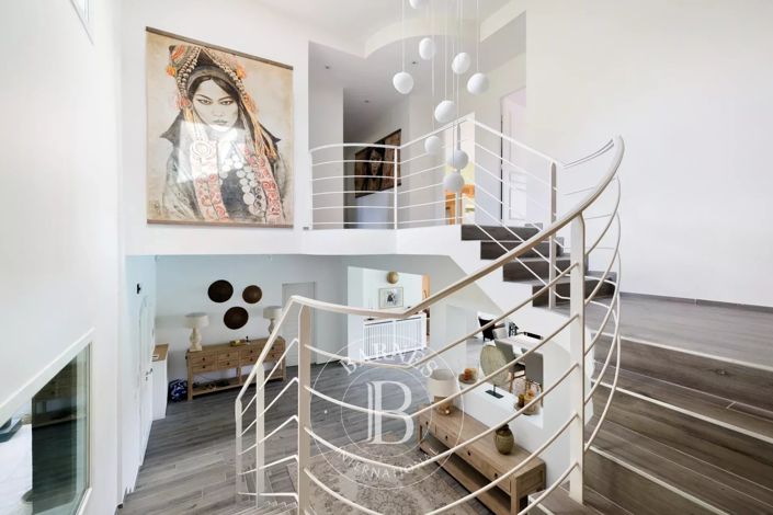 Image No.17-5 Bed House for sale