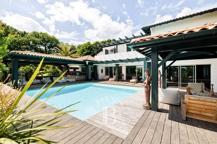 Image No.2-5 Bed House for sale