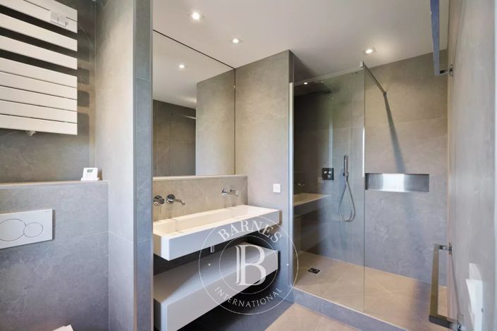 Image No.27-5 Bed House for sale