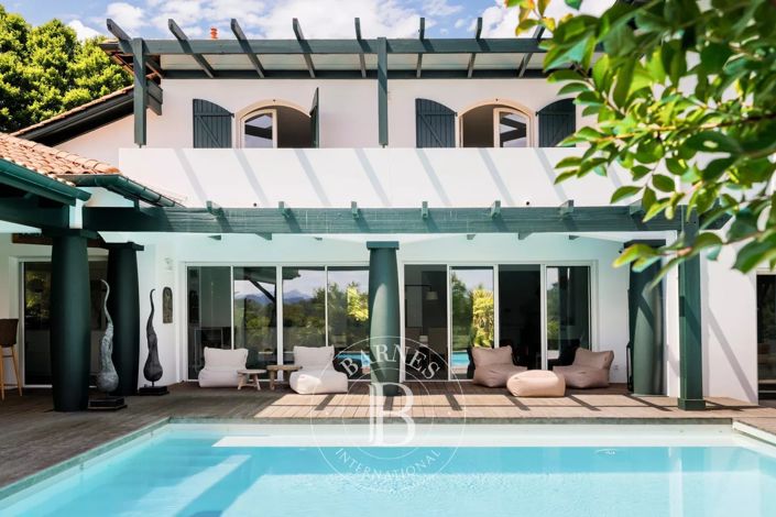 Image No.3-5 Bed House for sale