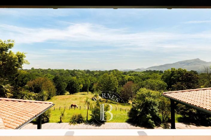 Image No.34-5 Bed House for sale