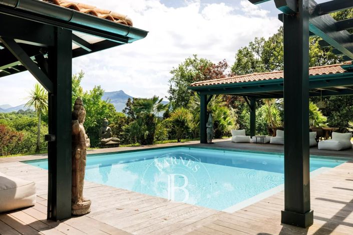 Image No.6-5 Bed House for sale