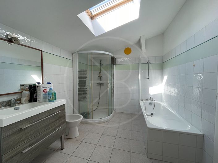Image No.11-3 Bed House for sale