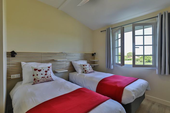 Image No.11-6 Bed House for sale