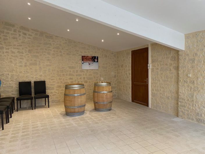 Image No.12-6 Bed House for sale