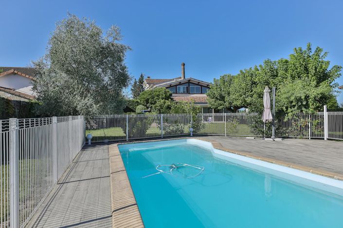 Image No.3-6 Bed House for sale