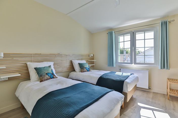Image No.9-6 Bed House for sale